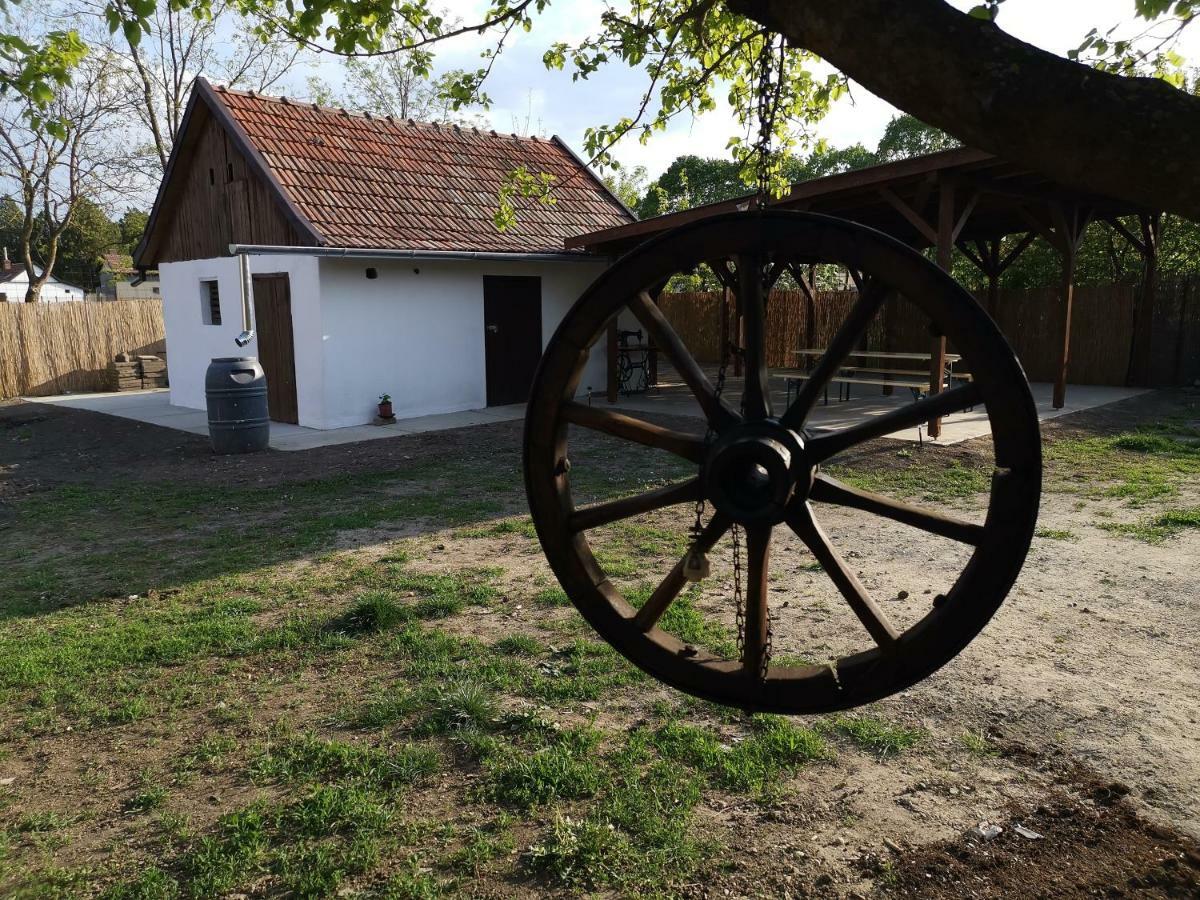 Harsfak Villa Mezokovacshaza Exterior foto