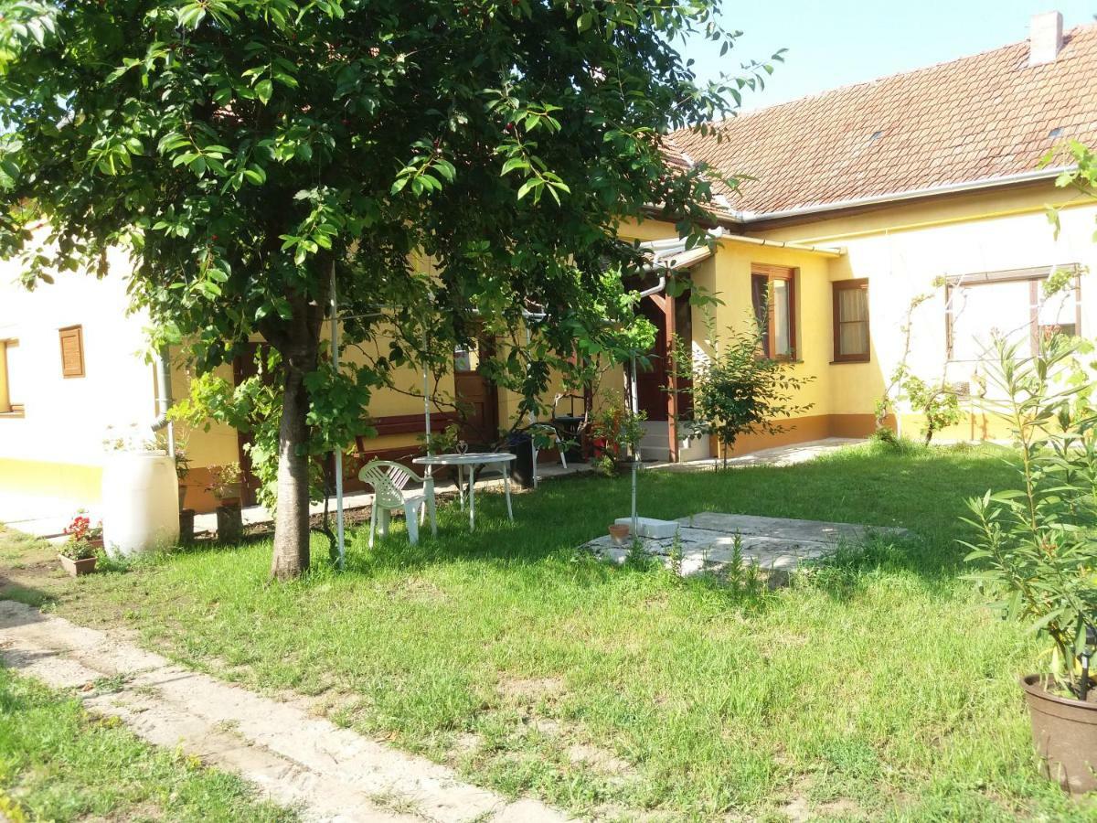 Harsfak Villa Mezokovacshaza Exterior foto